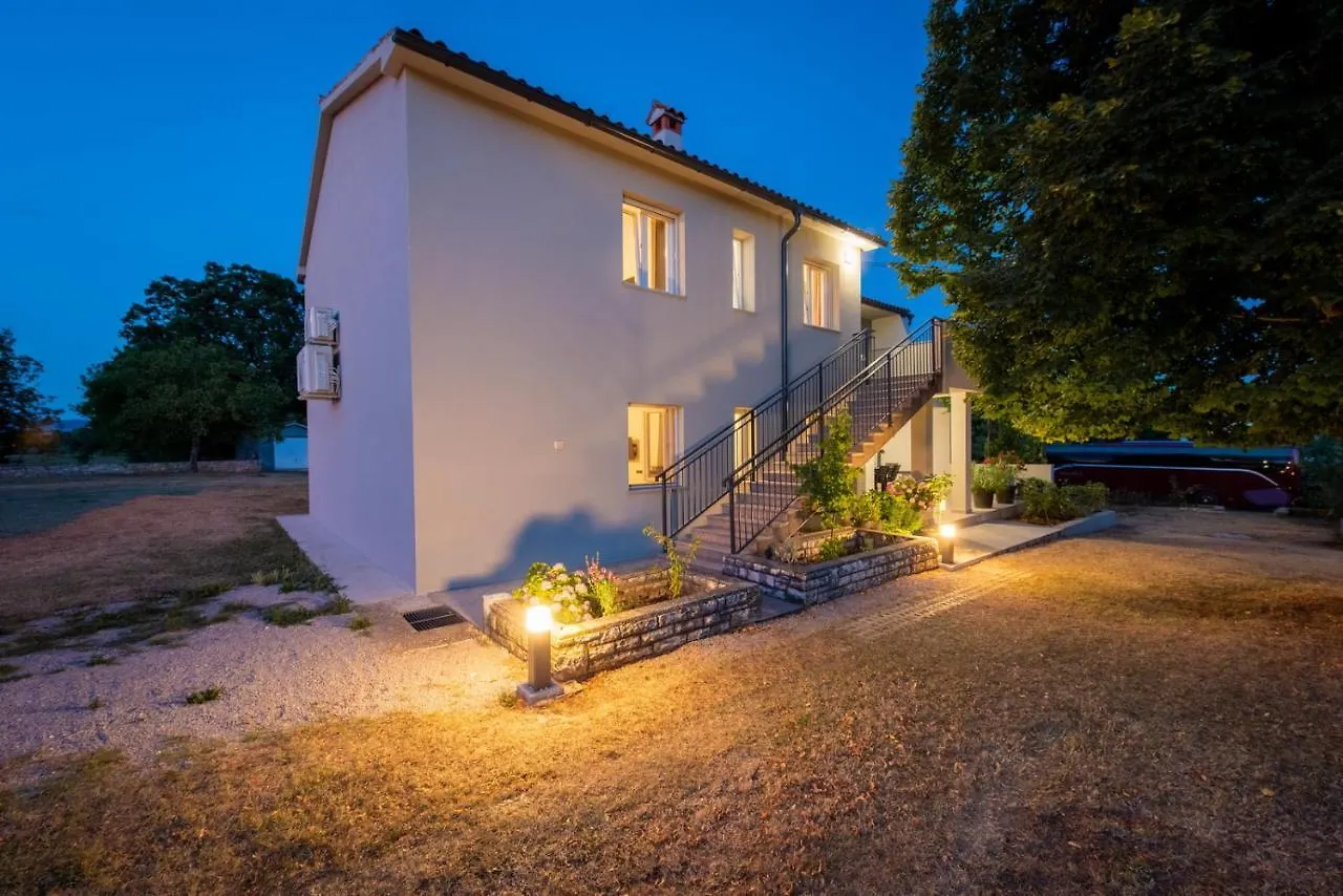 Villa Slivari Nedescina 0*,