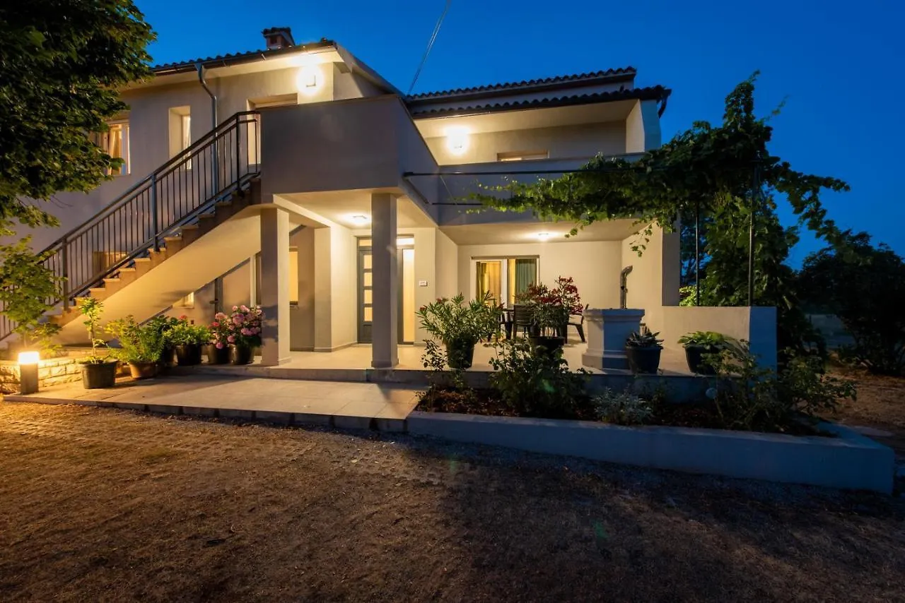 Holiday home Villa Slivari Nedescina